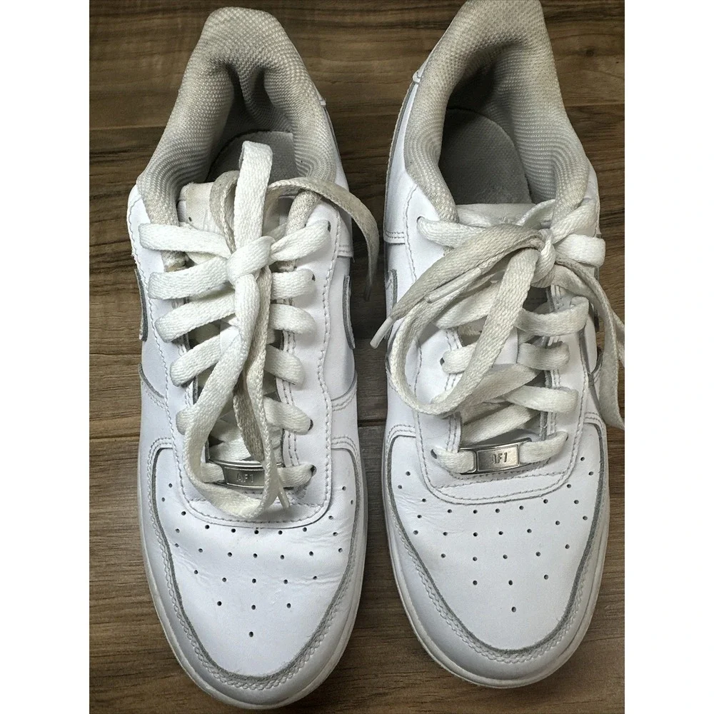 Nike this shoes